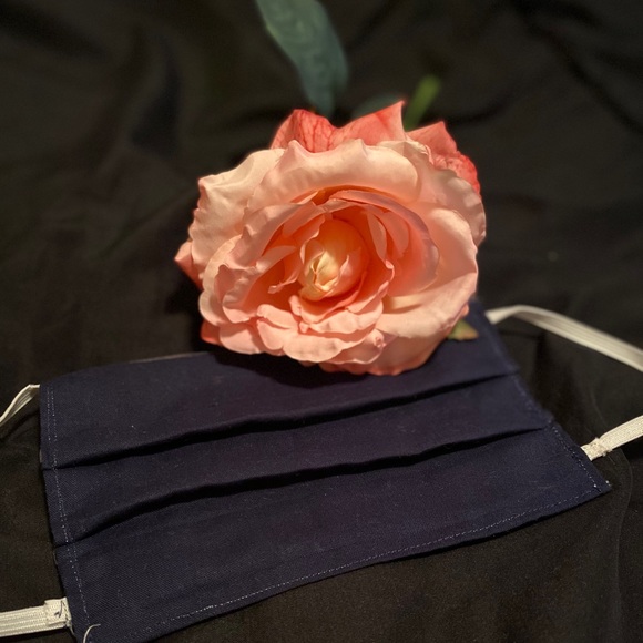 2 Face Mask - Picture 1 of 2